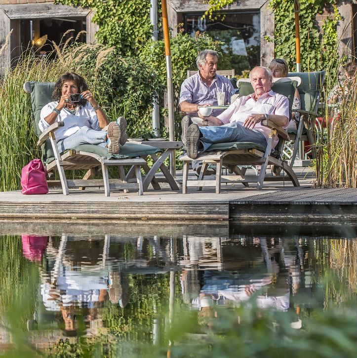 gemütlich am Teich entspannen