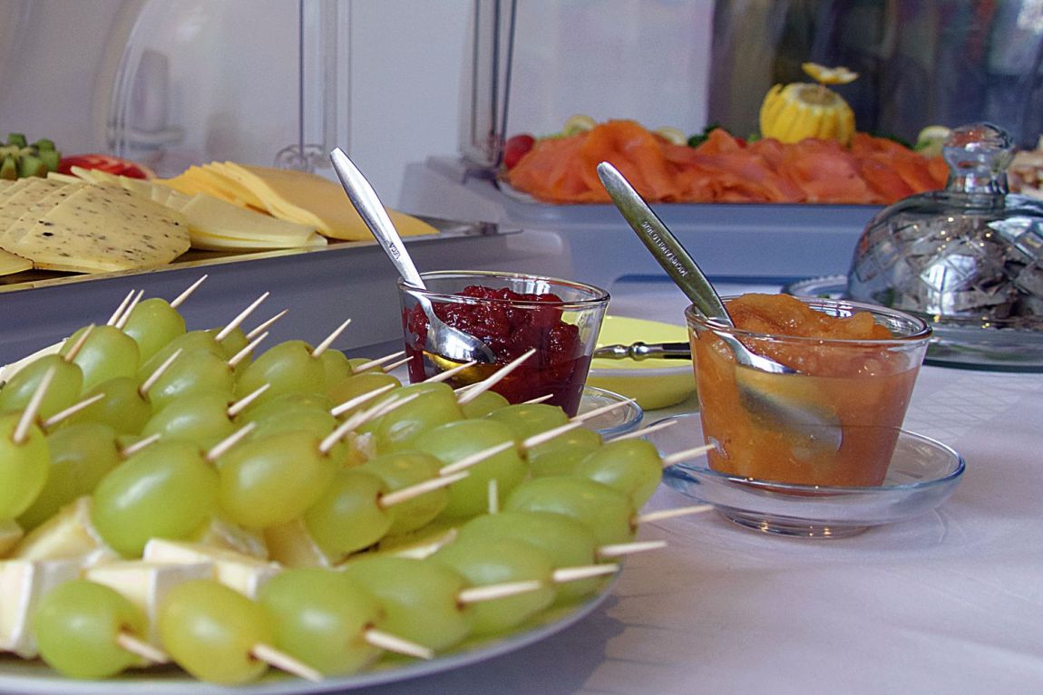 grosses-Fruehstuecksbuffet
